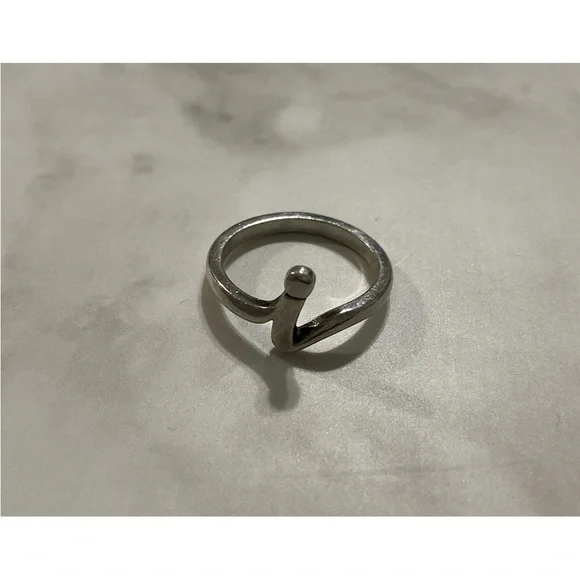 James Avery Sterling Silver Script Initial “I” Ring Letter SIZE 6.5 - Picture 2 of 6